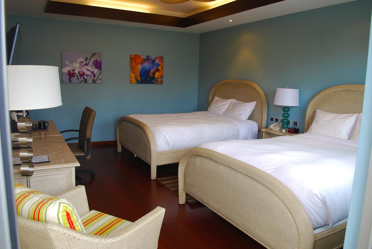 Surfrider Resort Hotel Saipan Exteriör bild